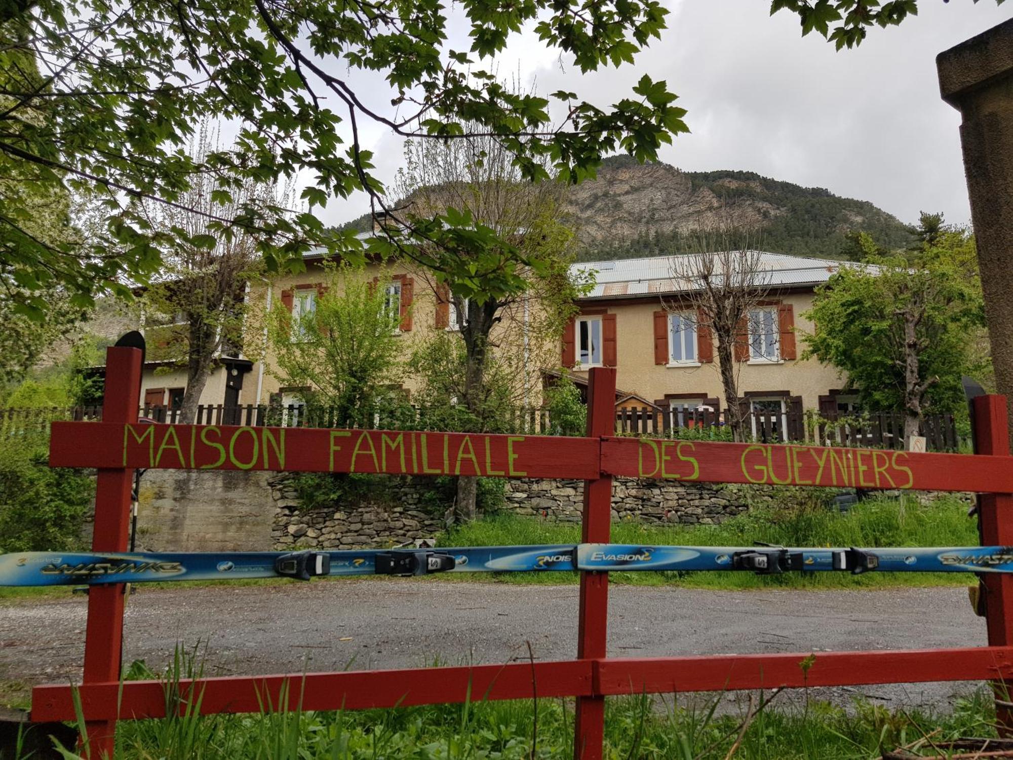 Maison Familiale Des Gueyniers Jausiers Exterior foto