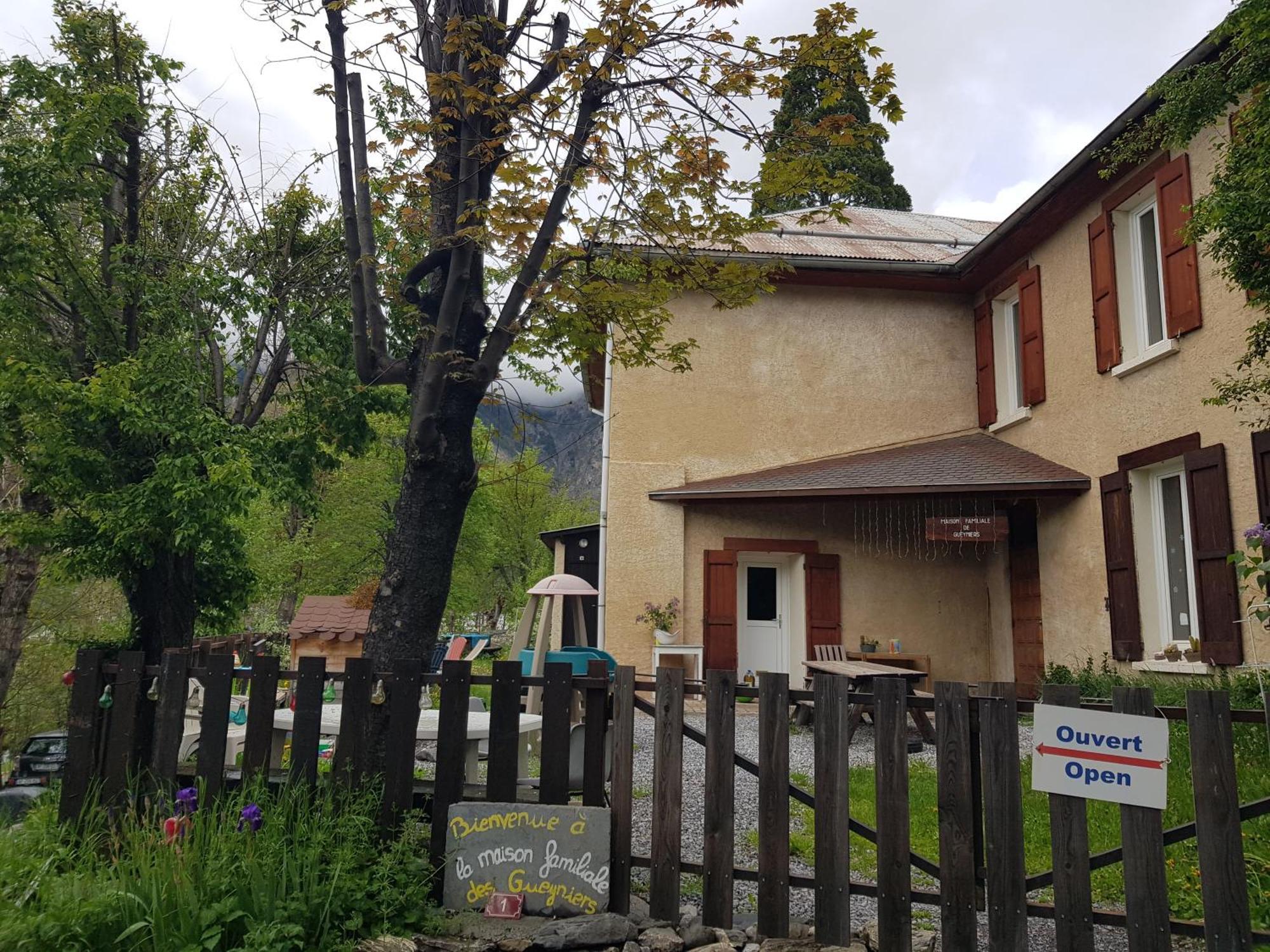 Maison Familiale Des Gueyniers Jausiers Exterior foto